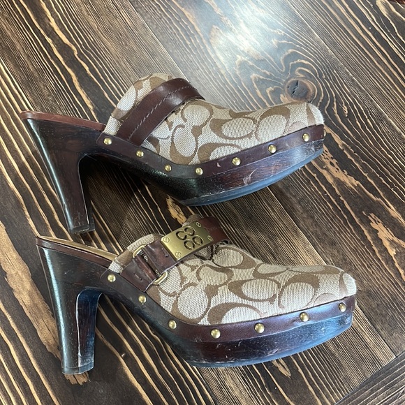 Coach clogs 7.5 - Picture 5 of 6